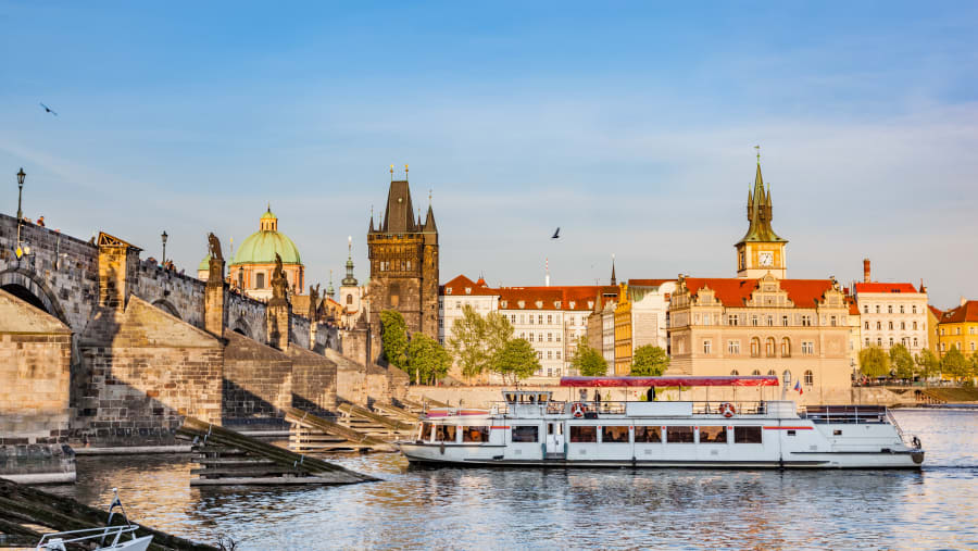 Prague river cruise tour