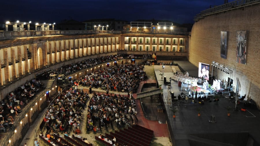 Opera Tour