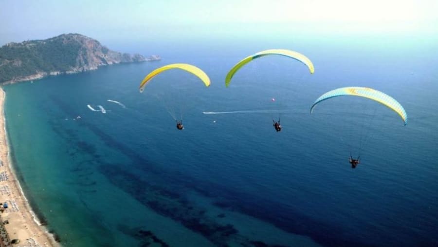 Travellers paragliding