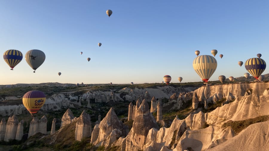 Travelers hot air ballooning