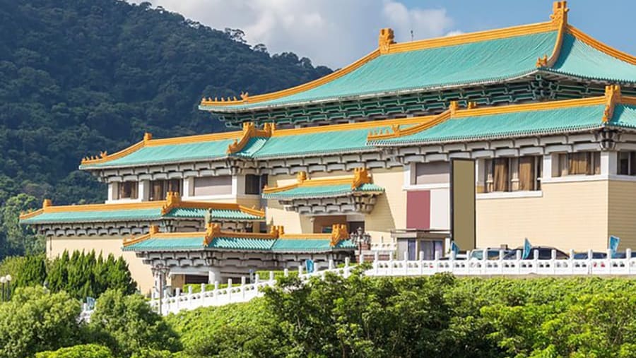 Visit the National Palace Museum