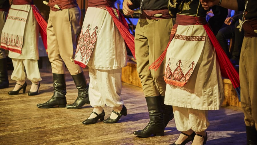 Cretan and Greek Dance Lesson at Arolithos