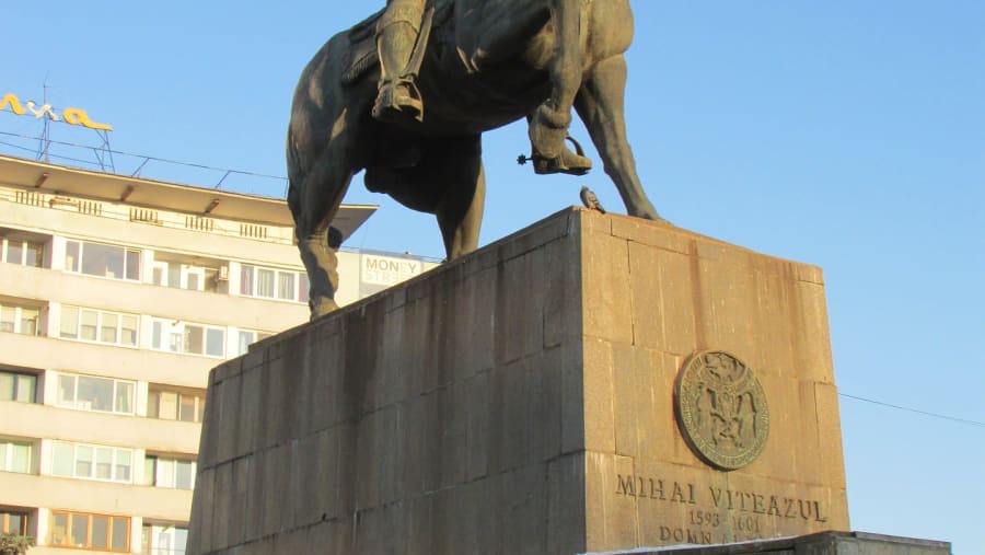 Statue sights