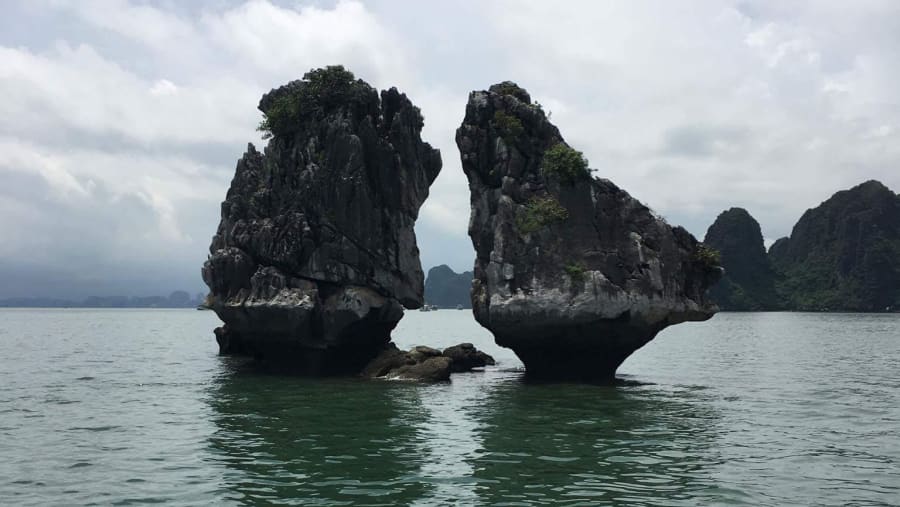 See the Unique Kissing Rocks Islet