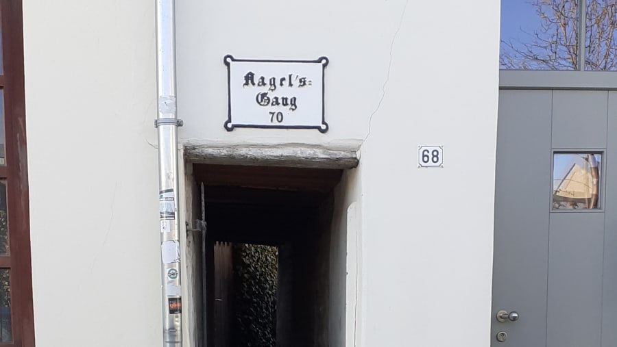 Lubek's alleyways