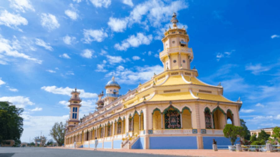 Visit the Cao Dai Temple