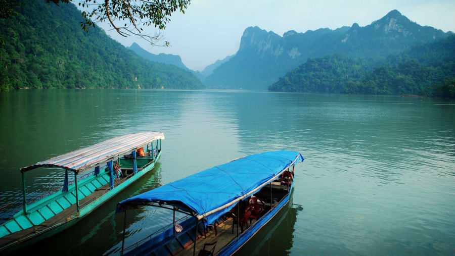 Boat trip in Ba Be lake