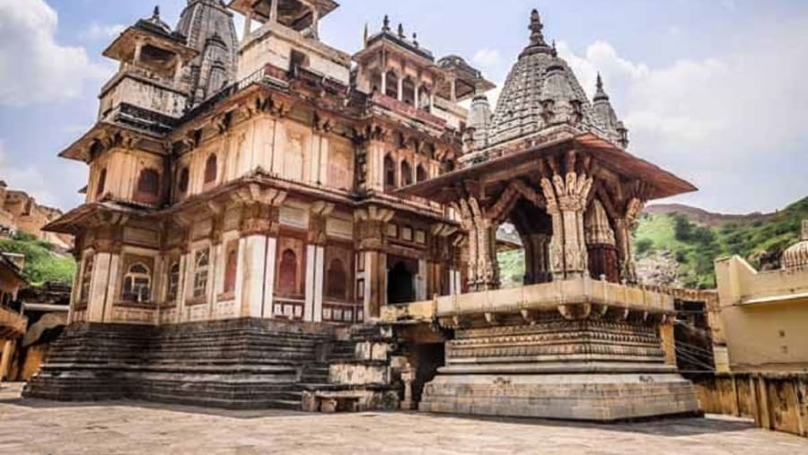 Shri Jagat Shiromani ji Temple ( Meera mandir )
