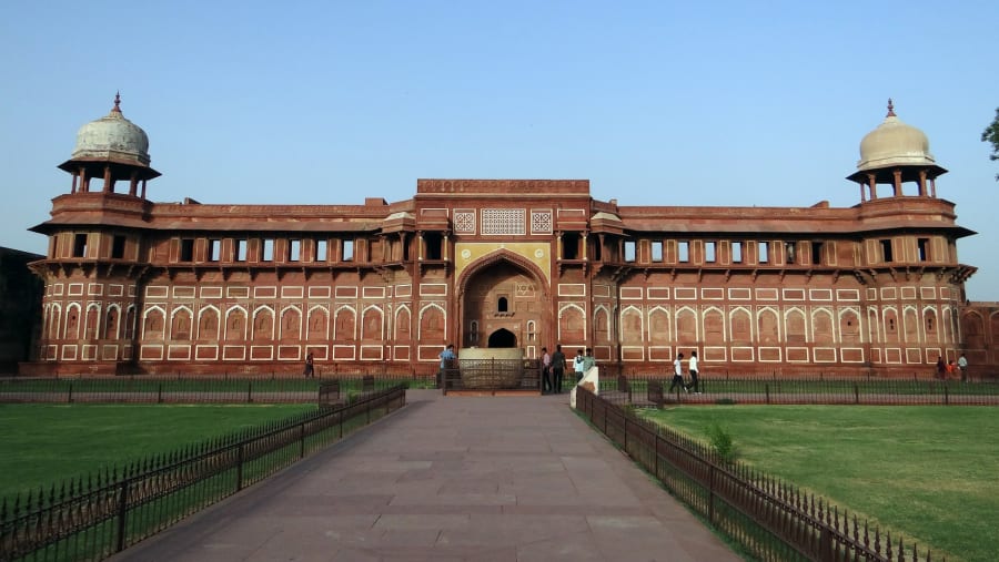 Explore the Agra Fort
