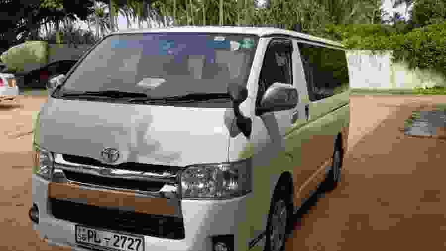 TOYOTA KDH
