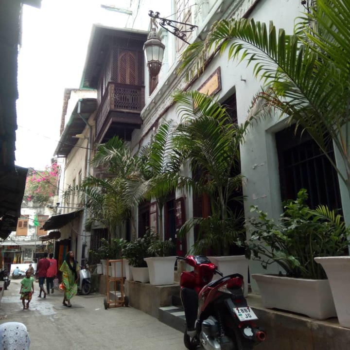 Stone Town alleys, House of Wonders, Darajani spice, fruit, and fish market, Old Fort