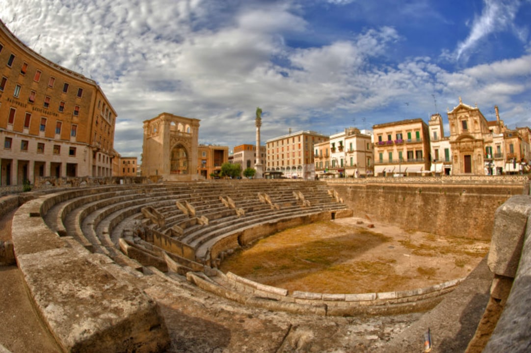 Santa Croce Basilica, Piazza del Duomo (Lecce), Piazza Sant'Oronzo, Teatro Romano