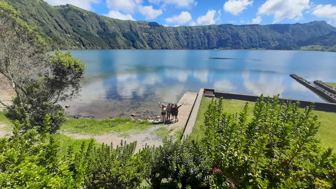 Lagoa do Fogo crater rim, Escalvado Viewpoint cliffs, Sete Cidades Lakes