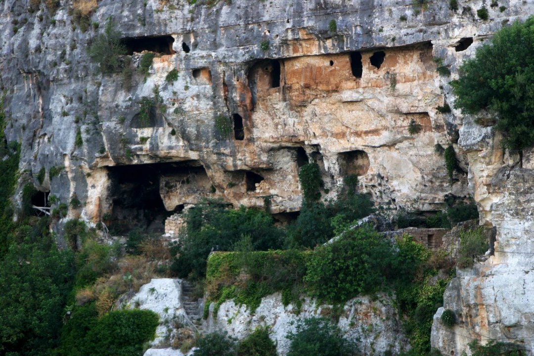 Archaeological Park of Cava Ispica, Sicano Castle, Modica Baroque streets, Calicantone necropolis