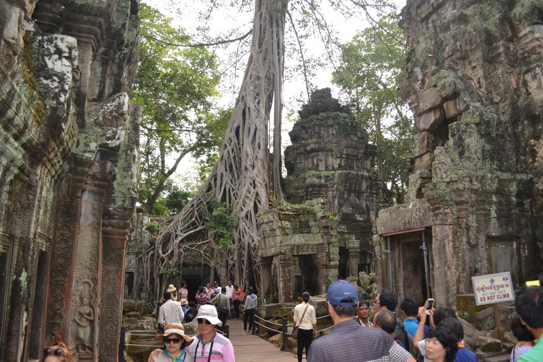 Tonlé Sap Lake, Angkor Wat and Angkor Thom, Ta Prohm, Beng Melea Temple