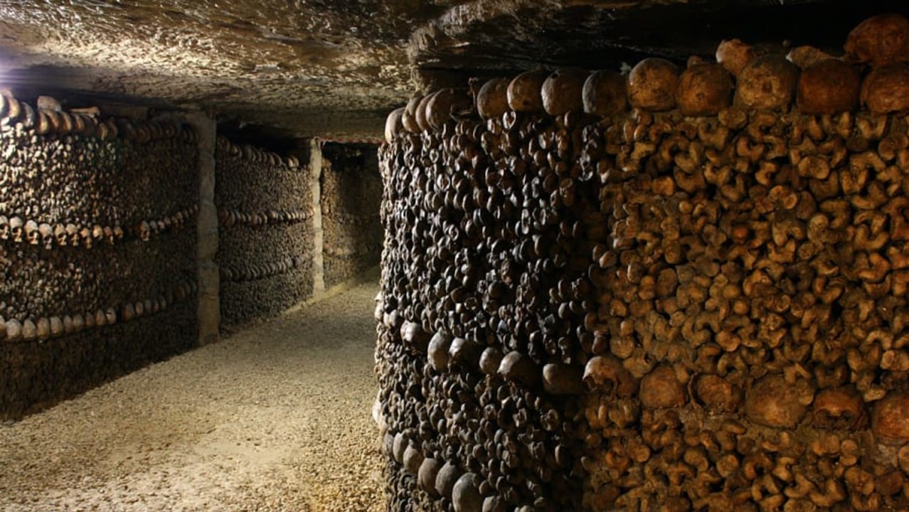 Paris Catacombs, former limestone quarries, Barrel of Bones, Port-Mahon corridor