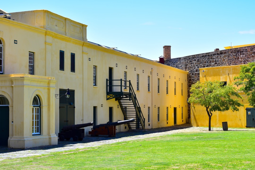 Castle of Good Hope, Long Street bookstores and bars, Table Mountain views