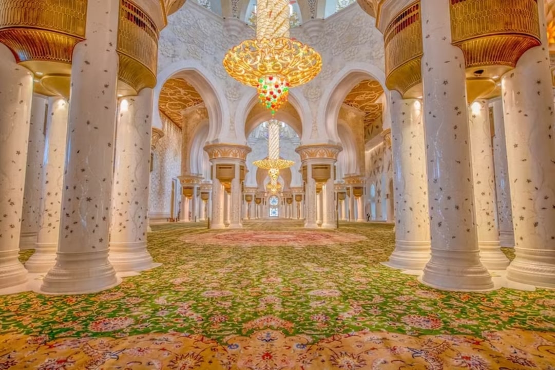 Sheikh Zayed Grand Mosque, Corniche Abu Dhabi, Etihad Towers, Emirates Palace