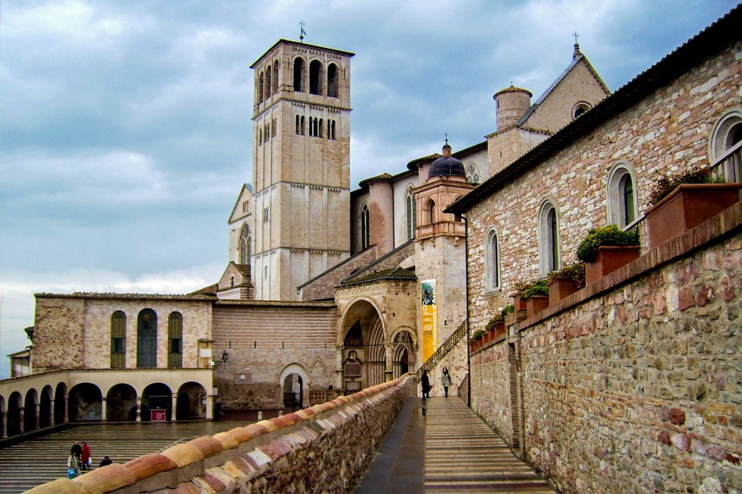 amphitheatre area, Piazza del Comune (Assisi) and Basilica of Saint Francis of Assisi