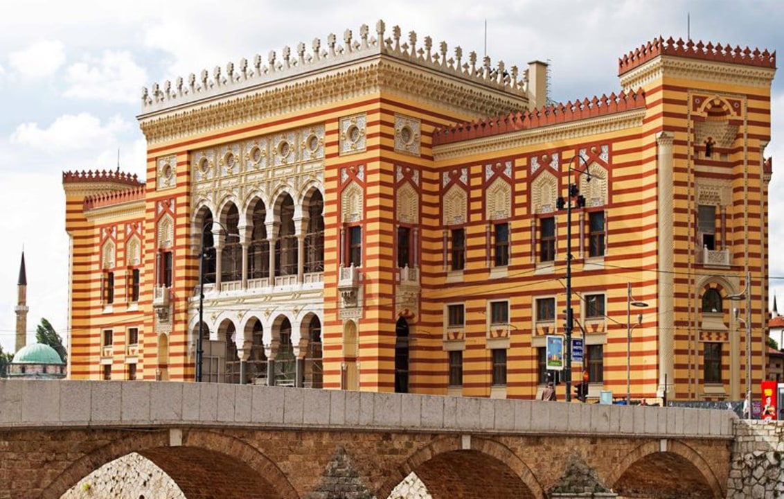 Baščaršija Square, Gazi Husrev-bey Mosque, Latin Bridge, Sebilj Fountain