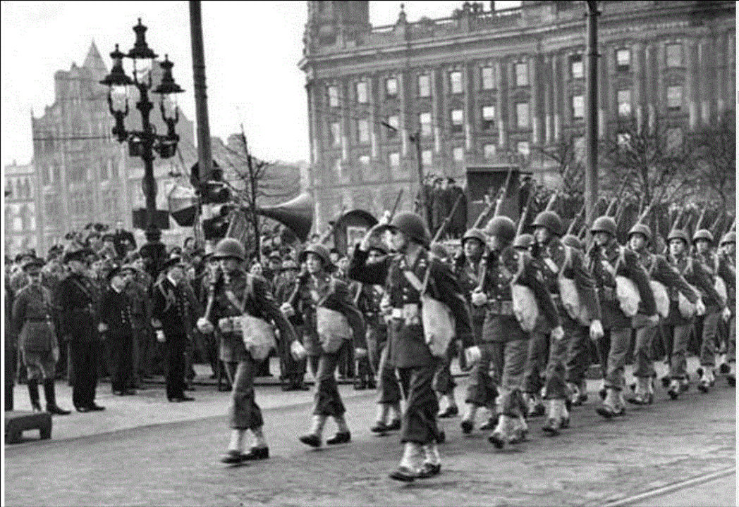 Grand Opera House, Linen Hall Library, Belfast City Hall, Titanic Memorial