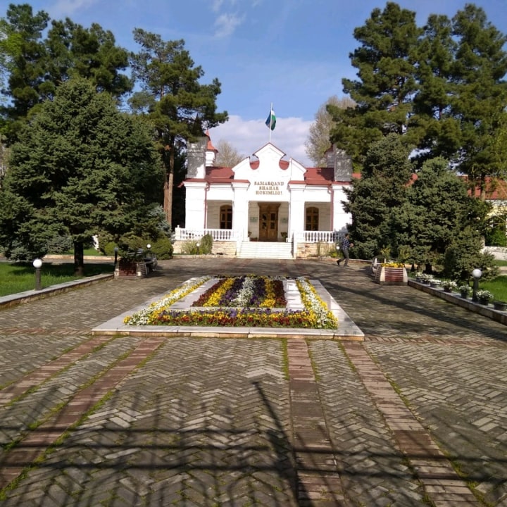 University Boulevard (Abramovsky Boulevard), Samarkand State University, Cathedral of St. Alexis of Moscow, Khovrenko Winery