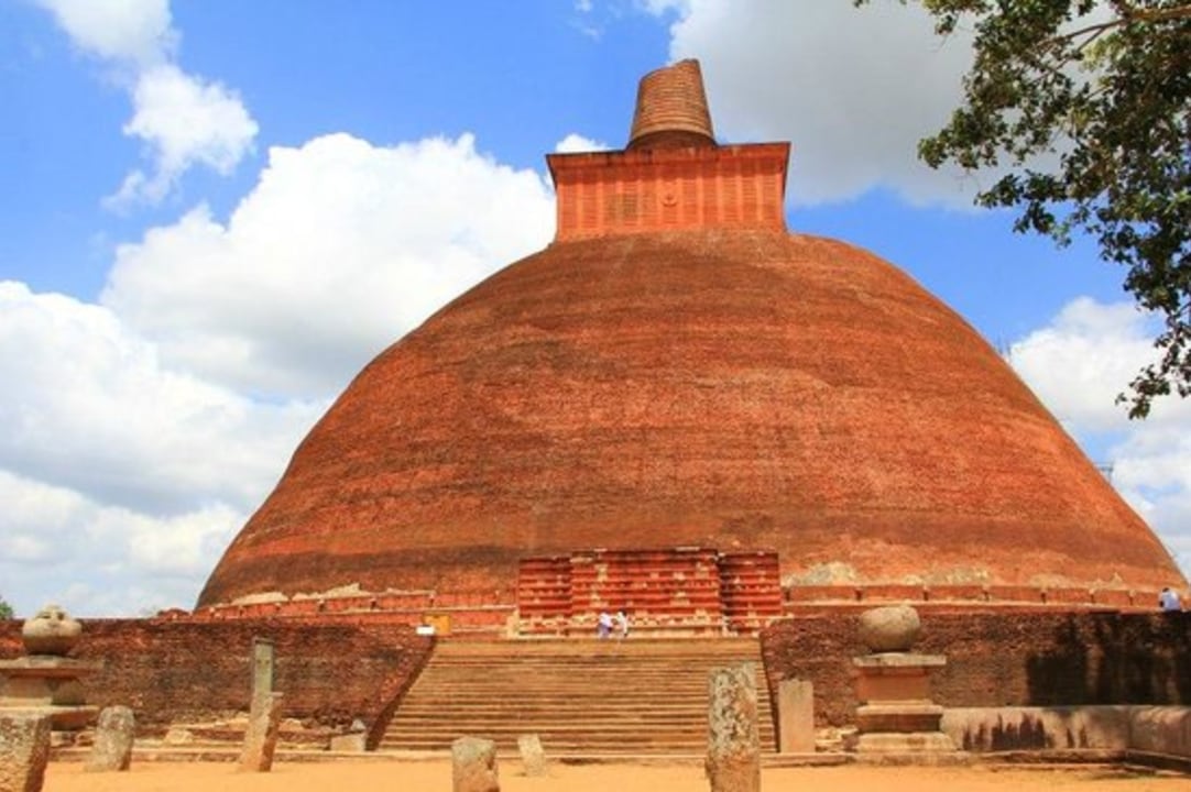 Ruwanwelisaya, Jetavanaramaya, Jaya Sri Maha Bodhi