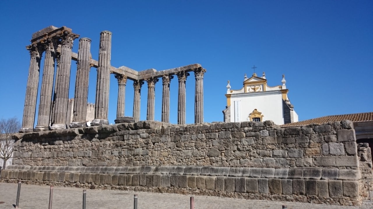 Roman Temple of Évora, Cathedral of Évora, Praça do Giraldo