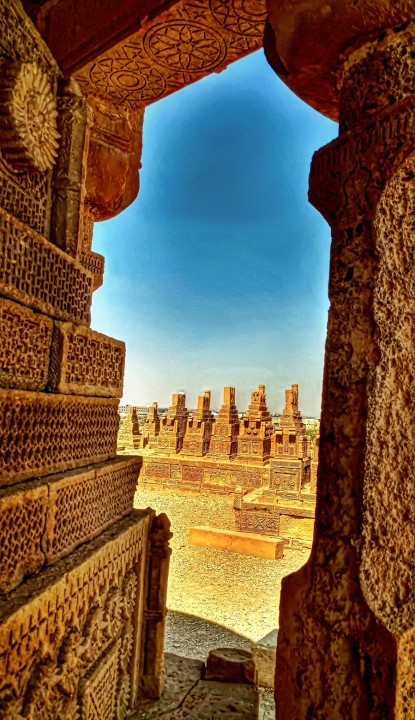 Chaukhandi Tombs, intricate sandstone carvings, Karachi