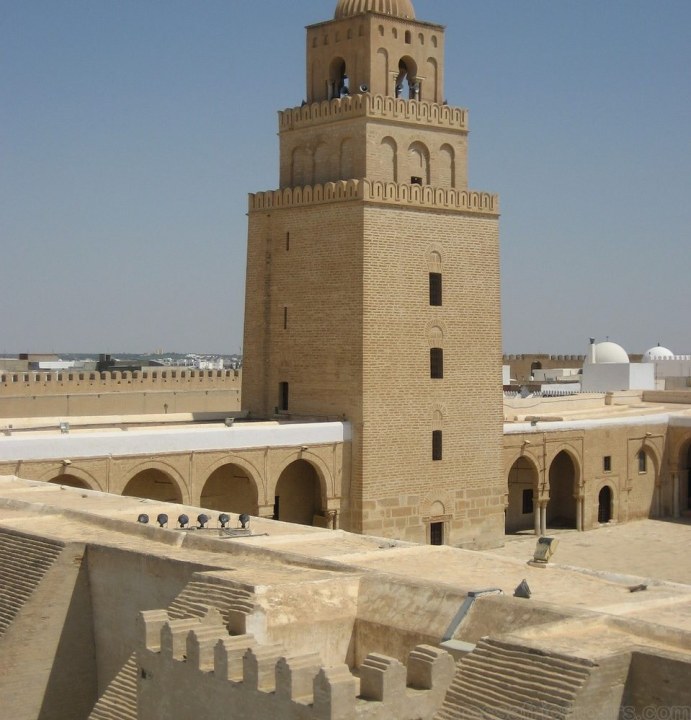 Medina of Tunis, Amphitheatre of El Jem, Ksar Ghilane desert camp
