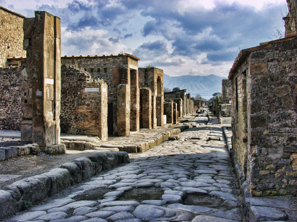 Catacombs of Kom El Shoqafa, Pompey's Pillar (column), Citadel of Qaitbay, Bibliotheca Alexandrina