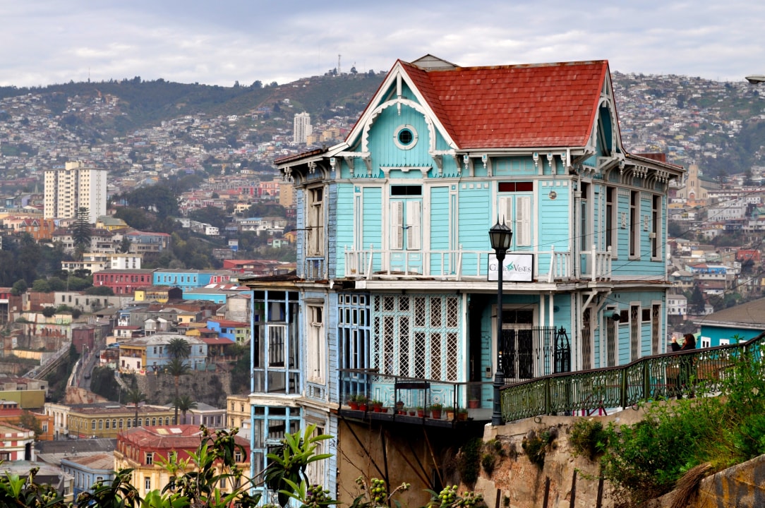 Valparaíso, Plaza Sotomayor, iconic funiculars