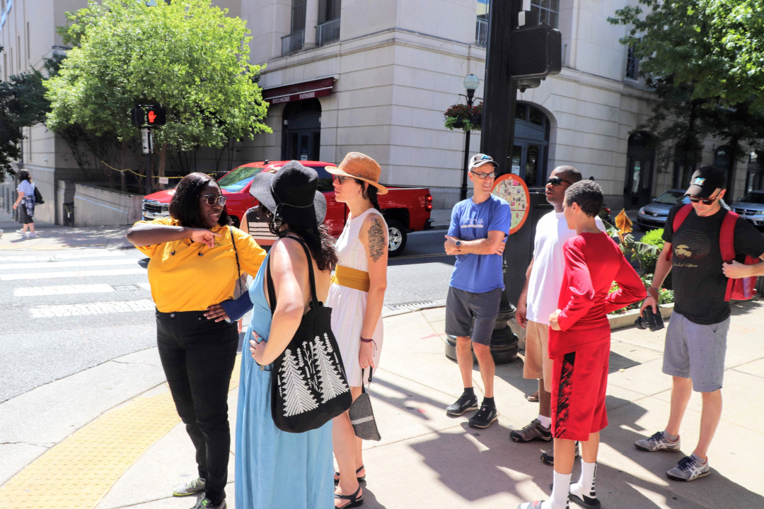 Nashville Visitor Center, 501 Broadway, Downtown Nashville