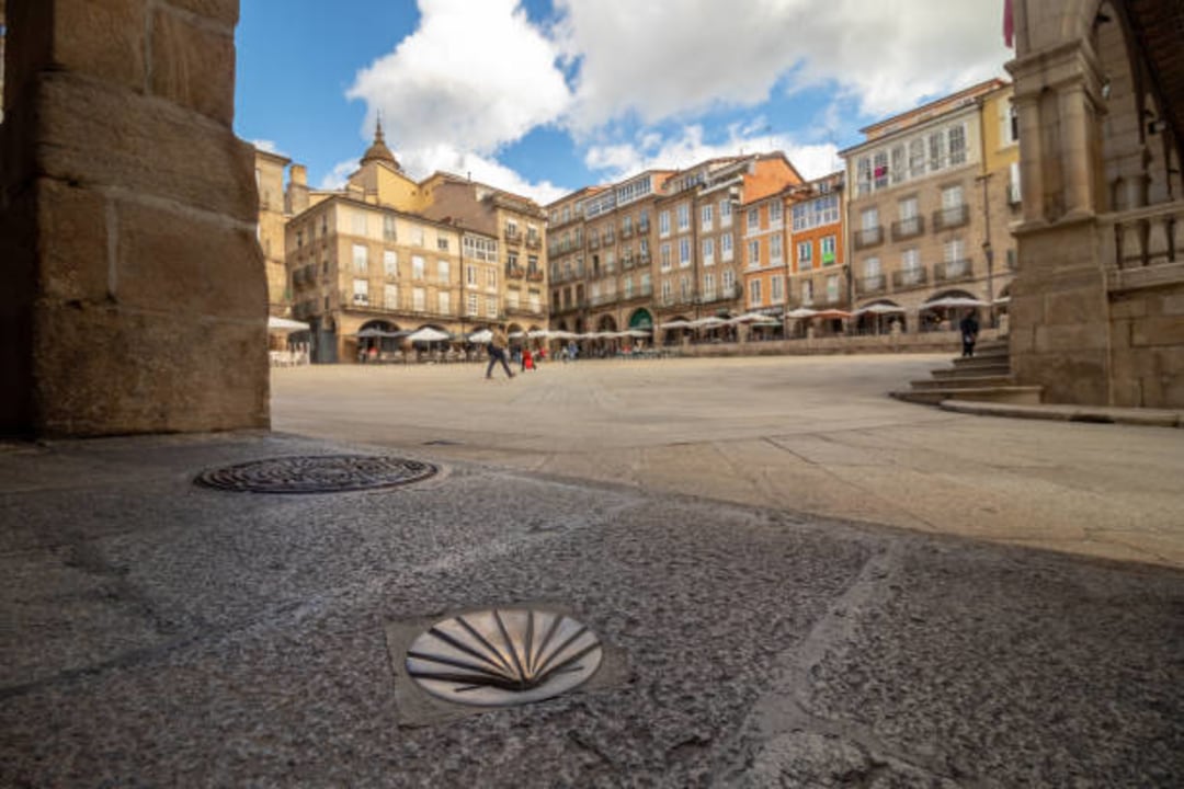 Plaza Mayor, Plaza do Ferro, the city's hot springs