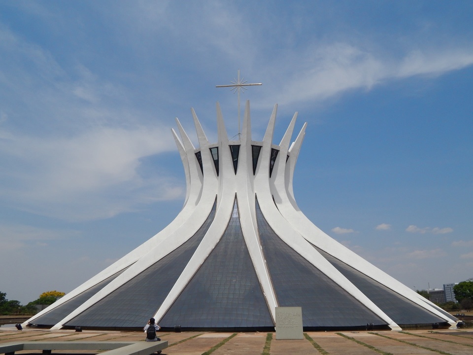 Centro's historic avenues, Metropolitan Cathedral, National Historical Museum of Brazil