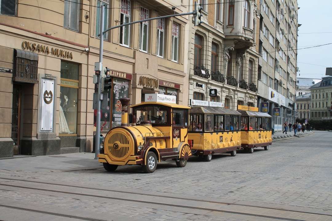 Rynok Square, Ukrainian-Armenian-Jewish districts, Liberty Avenue, Dominican Church