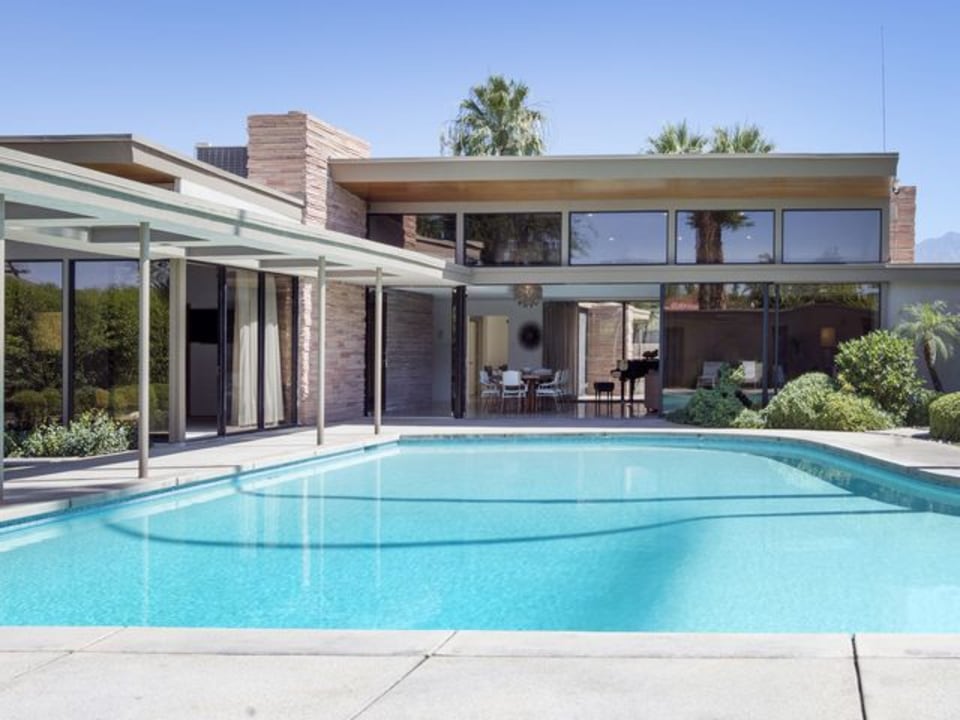 Palm Springs, Elvis Presley homes, Władziu Valentino Liberace residence