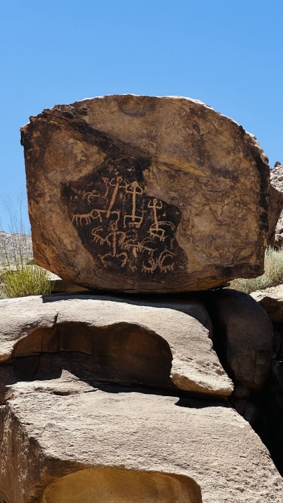 Split Rock, west side of Lawz Mountain, Graves Yard, Aron Altar petroglyphs