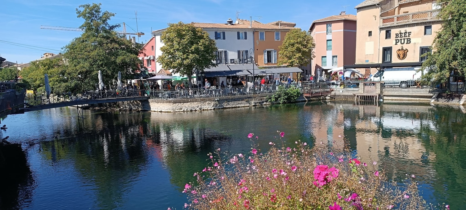 L'Isle sur la Sorgue market, Fontaine de Vaucluse spring, Gordes viewpoint, Roussillon ochre village