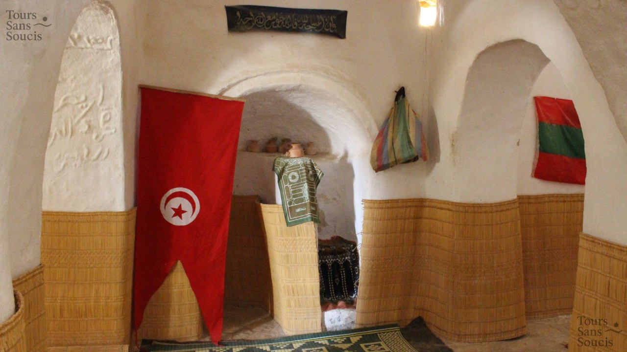 Chahbania Salt Lake, Chenini troglodyte homes, Ksar Ghilane oasis