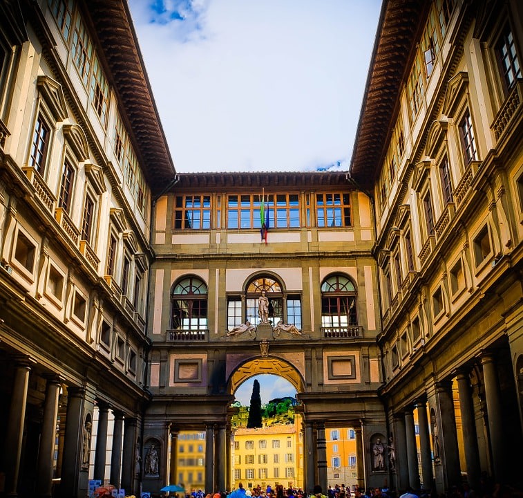 Uffizi Gallery galleries, Piazzale degli Uffizi, Santa Maria Novella