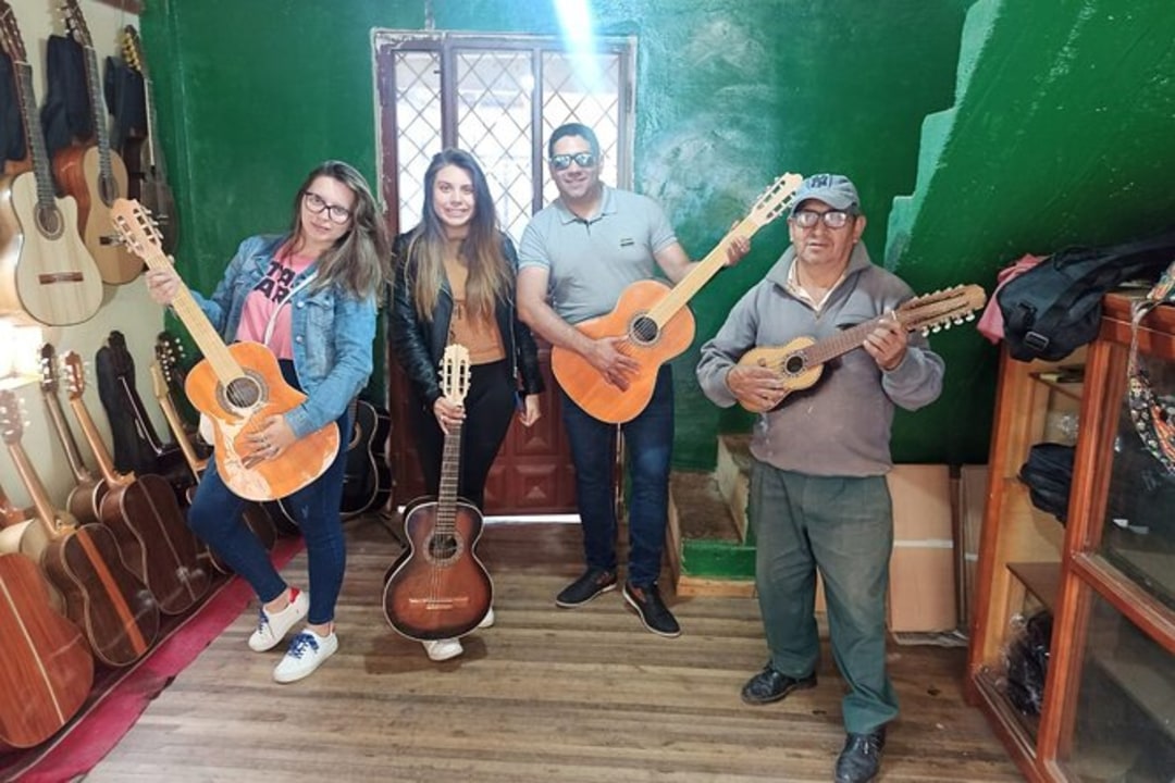 San Bartolomé guitar makers, Chordeleg filigree jewelry, Gualaceo colonial houses