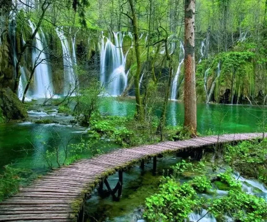 Plitvice Lakes National Park, Lake Bled's emerald-green waters, Diocletian's Palace