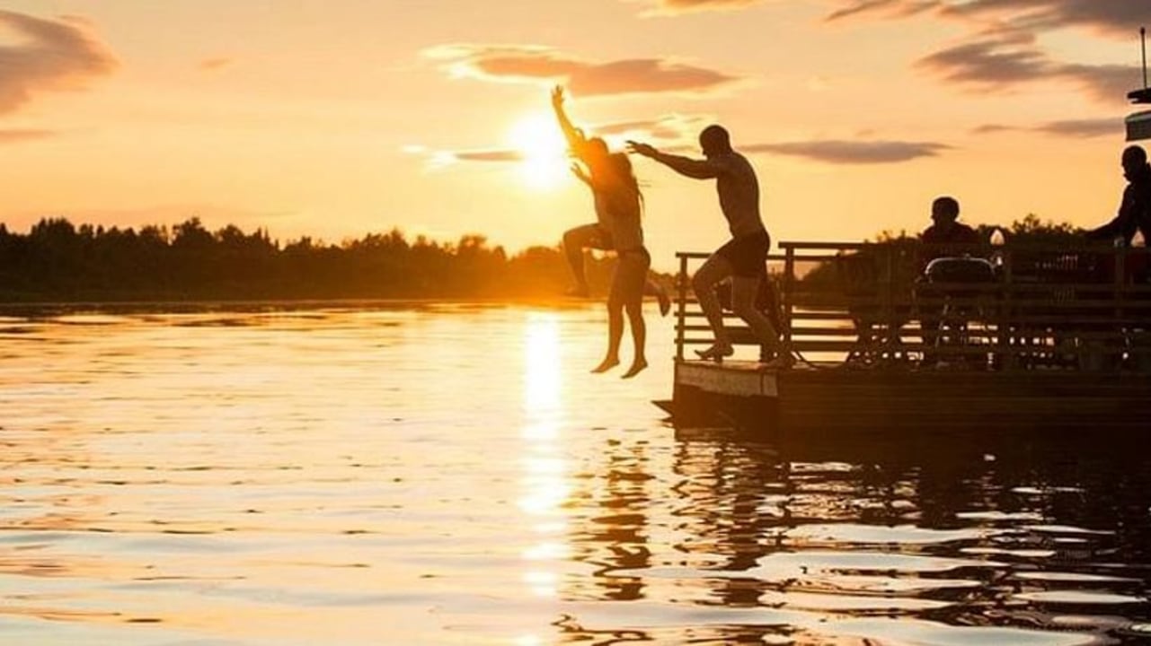 Rovaniemi, lakeside cabin, midnight sun