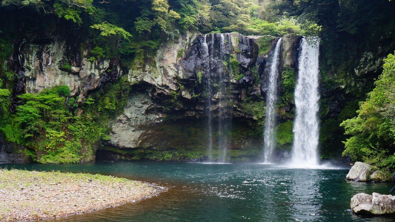 Eoseungsangak Trail, O'Sulloc Tea Museum, Jusangjeolli Cliff, Cheonjiyeon Waterfall