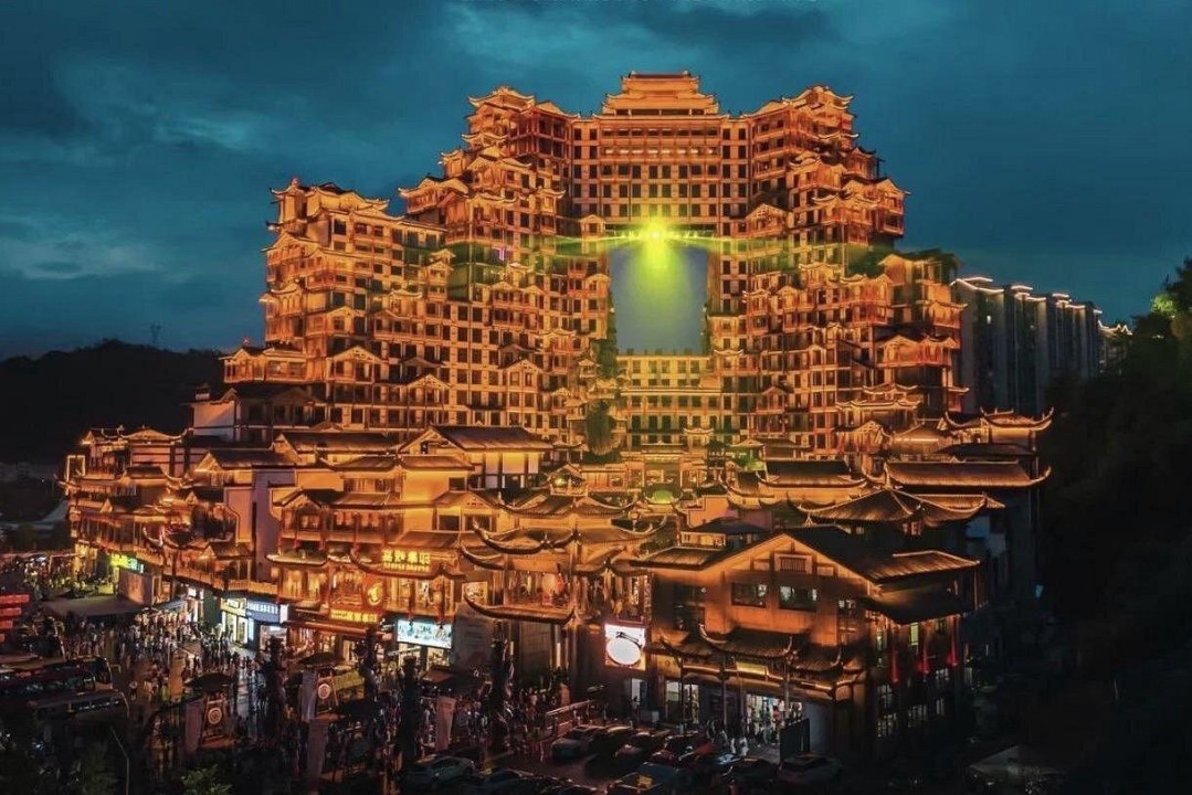 Tianmen Mountain illuminated, Glass Skywalk, Heaven's Gate, 72 Wonder Tower