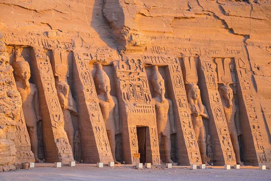 Abu Simbel temples, Great Temple of Ramesses II, Temple of Nefertari, Lake Nasser shoreline