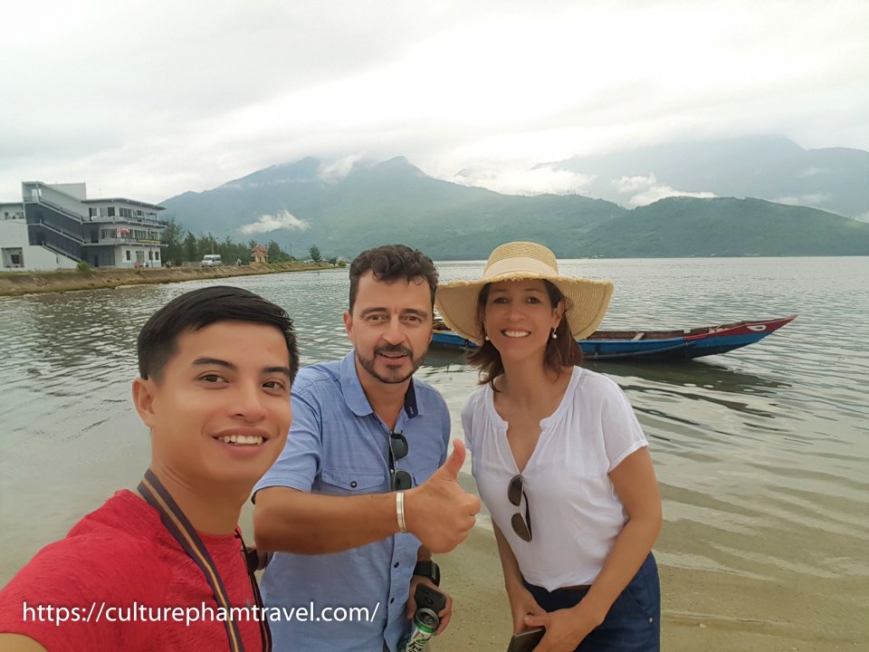Hai Van Pass, Lang Co Beach, Perfume River dragon-boat, Thiên Mụ pagoda