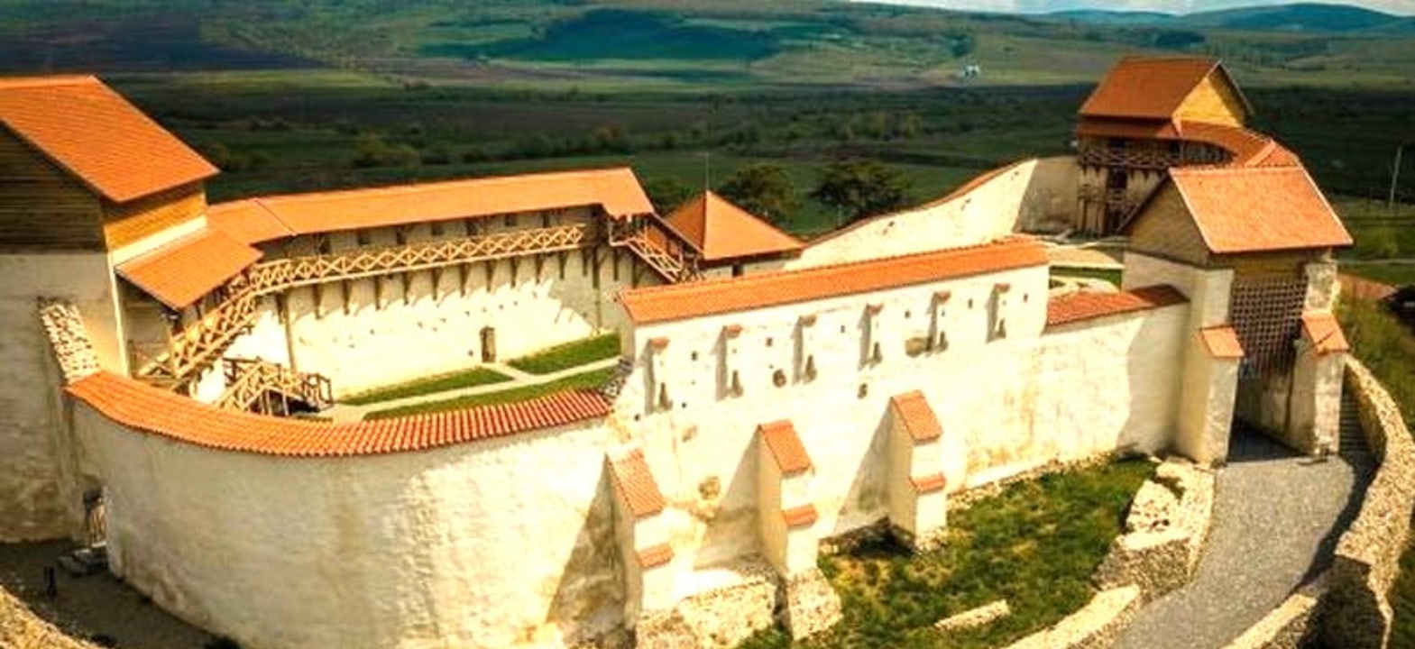 Feldioara Fortress, Kalnoky Manor, Demmers Tea House by a serene lake