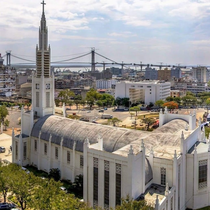 Praça da Independência, Cathedral of Our Lady of the Immaculate Conception, Maputo Central Railway Station
